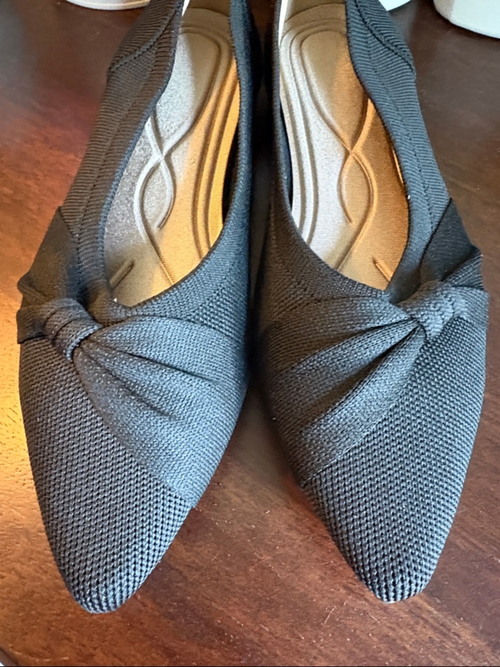 Black Pointed-Toe Knot Flats Size 8 Women